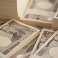 個人年金保険は老後の生活資金を準備するための保険で、いろいろな種類があります。年金の受け取り方による種類は、大きく分けて、確定年金と終身年金です。それぞれどう違うのか、どう選べばいいのかを考えてみます。