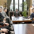 野党4党の国対委員長会談に臨む立憲民主党の安住国対委員長（中央）ら＝26日午前、国会