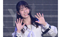 櫻坂46石森璃花、美脚際立つガーリーコーデでオーストラリア満喫「可愛すぎ」「絵になる」と反響 画像
