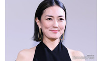 板谷由夏、大胆衣装姿に熱視線「大人の色気が際立つ」「一瞬で引き込まれた」 画像