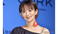 2児の母・夏菜「娘が貼ったシール腕に付きっぱなし」タンクトップ姿の近影写真が話題「一気に親近感」「可愛いママ」 画像