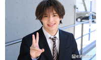 「今日好き」今井暖大（はると）、姉＆妹との韓国プールショット披露「ビジュアル抜群」「たくましいアリエルで笑った」 画像