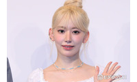 LE SSERAFIMサクラ、暗髪ロングで印象チェンジ「一気に雰囲気変わってドキッとした」「圧倒的に大人っぽい」と反響 画像
