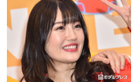 “可愛すぎる新喜劇女優”小寺真理、美脚際立つミニスカ路上ショット公開「スタイル抜群」「大人っぽくて素敵」の声 画像