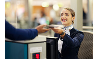 45歳、手取り21万円、「道ならぬ恋」歴10年…。航空会社スタッフが見た地獄とは 画像