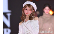 AKB48千葉恵里、華奢な美肩チラ見せ “あざと可愛い”仕草に視線集中【関コレ2026A/W】 画像
