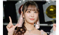 ＝LOVEメンバー、美脚際立つミニスカオフショットに反響「破壊力すごい」「コーデセンスが神」 画像