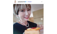 秋野暢子、朝から“ガッツリ”メンチカツサンドの朝食公開「ボリュームたっぷり」「メンチカツ分厚くて食べごたえありそう」の声 画像