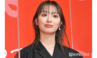 内田理央、ビキニ×デニムで抜群スタイル披露「見惚れちゃう」「引き締まっててカッコいい」と悶絶の声 画像