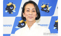 中村江里子アナ「25年、あっという間」フランス人夫との“再々結婚式”ショット公開「まるで映画のワンシーン」「憧れの夫婦」と反響 画像