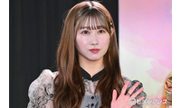 ＝LOVEメンバー、ミニスカコーデ公開 新曲衣装モチーフの私服に「センス良すぎ」「スタイル抜群」の声 画像