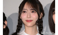 乃木坂46弓木奈於「今回は甥っ子とも一緒に行きました」美脚スラリのミニスカコーデで推し活「可愛すぎる」「脚長くて綺麗」 画像