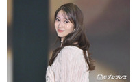 桜井玲香、ピンクニット×ロングスカートで新たな魅力放出「大人可愛い」「美しすぎて二度見」の声【ガルアワ2026A/W】 画像