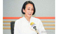 中村江里子アナ「家族3人でのパリ生活スタート」夫＆次女の手つなぎショット公開「映画のワンシーンそのもの」「2人ともスタイル抜群」と反響 画像