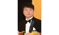 月亭方正、妻とお揃いコーデでディズニー満喫 顔出し夫婦ショットに「奥さんお綺麗」「仲良し感がすごい」と反響 画像