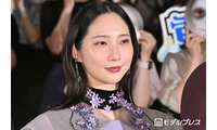 ファーストサマーウイカ、美脚輝くバブル衣装姿に反響「大人の色気がすごい」「似合いすぎてる」 画像