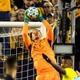 MLS、マジか…なぜか退場にされなかった「GKの超露骨ハンド」がこれ 画像