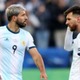 アグエロ、ミスった自分をメッシと交代させる　サッカーゲームで 画像