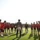 いまの日本代表、選手たちはこんな感じで練習ウェアやジャージ類を貰う 画像