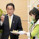 首相「ジューシーで元気出た」 画像
