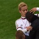本田圭佑、伝説セードルフと再会！「サッカー界で最も知的で才能ある男」と絶賛される 画像