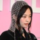 BLACKPINKジェニー、ハイセンスな小物使いが眩しい 日本イベント登場＜メティエダール コレクション CHANEL-DAKAR＞ 画像