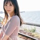 日向坂46小坂菜緒、“絶景スポット”で彼女感たっぷり 先行カット公開＜TRIANGLE magazine 02＞ 画像