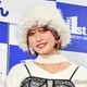 王林、ミニスカ×レースタイツで圧巻美脚披露「お人形さんみたい」「アイドル王林最強」と絶賛の声 画像