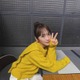 川栄李奈、お団子ヘアのピースSHOTに反響「となりのナースエイドの撮影かな？？」「ドラマ楽しみだー」 画像