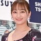 岡田結実、水着姿で美背中＆美脚を大胆披露「色気のギャップに悩殺」「スタイル抜群」と反響 画像