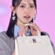 日向坂46金村美玖、ミニスカ×ルーズソックスで美脚輝く 無邪気な笑顔がキュート【GirlsAward 2025SS】 画像