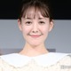 トリンドル玲奈、美デコルテ際立つ白ドレス姿披露「女神みたい」「お肌が発光してる」の声 画像