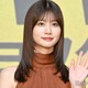 生見愛瑠、レースワンピで美脚透ける 黒コーデに「大人っぽい」「スタイル良すぎ」と絶賛の声 画像
