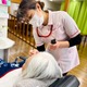 何度会っても「はじめまして」の認知症患者が介護美容で見せる「驚きの変化」とは 画像