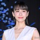 Perfumeあ～ちゃん、ショーパン×ハイソックスから美太もも披露「スタイル良い」「脚細長くて綺麗」 画像