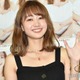 高田秋、第1子出産発表 産まれたての赤ちゃんと2ショットも披露 画像
