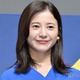 吉高由里子、自宅で寝転がる自然体ショットが話題「前髪可愛い」「どの体勢でも美しいのすごい」 画像