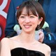 満島ひかり、美脚スラリの個性派衣装姿「さすがの着こなし」「憧れのスタイル」の声 画像