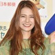 スザンヌ、美背中ぱっくり大胆ワンピース姿「セクシーで可愛い」「綺麗」の声 画像