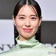 戸田恵梨香、美スタイル際立つサマールックに反響「透明感すごい」「ショートカットがお似合い」 画像