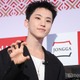 SEVENTEENホシ、青髪で雰囲気ガラリ「彩度高い色似合うのすごい」「ビジュ最高」の声 画像