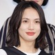 臼田あさ美、ミニ丈から色白美脚スラリ「抜群スタイル」「自然体で素敵」の声 画像