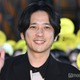 二宮和也ら“全長88m”イエローカーペットで異変探しに挑戦 ファンサービスで観客沸かす【８番出口】 画像