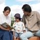 【愛の、がっこう。第5話】川原、愛実の両親に「ホストに勉強を教えている」と伝える 画像