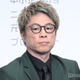 田村淳、自宅の庭でプール満喫「滑り台もあって豪華」「素敵なパパ」と反響 画像