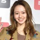 山本舞香、アンダーウェアのぞくへそ出しルック披露「カッコ可愛い」「見惚れてしまう」と反響 画像