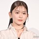 久間田琳加、キャミコーデで韓国満喫 大胆肌見せに「美の塊」「透明感爆発」の声 画像