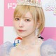 益若つばさ、金髪ロング×ギャルメイクで渋谷降臨「ズルいほど可愛い」「永遠のギャル」と話題 画像