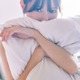 日向坂46河田陽菜、枕を抱きしめ上目遣い 2nd写真集裏表紙＆秋元康氏による帯コメント解禁【テイクオフ】 画像