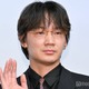 綾野剛、自身の提案シーン採用される 監督も称賛「監督はあっちですから」【星と月は天の穴】 画像